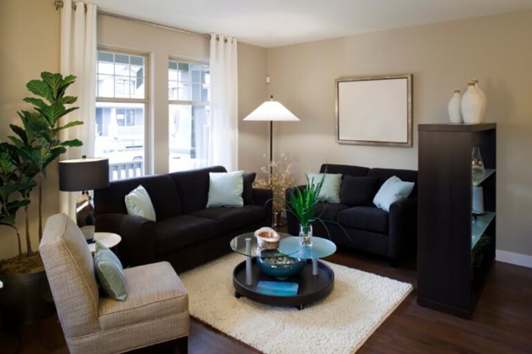 Cómo decorar una sala de estar con muebles negros: Creando un ambiente